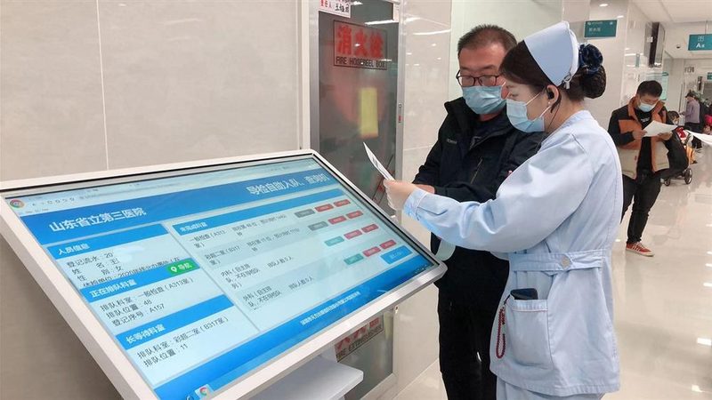老年人体检的项目更为全面，除了普通体检的基本项目外，还会增加以下项目：